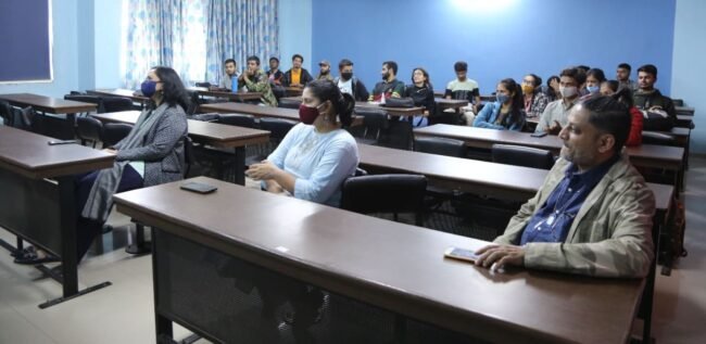 (TVC Screening)presentetion branding and promotional strategy for bottled water, judged and critiqued by Dean, Divya Soni & Expert Mentor, Bhavesh Mehta.