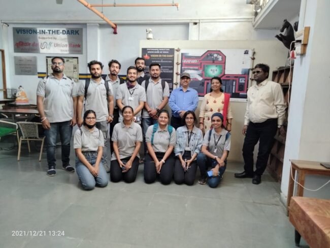 Spent time in Vision of Dark, to know the feeling of blind people.